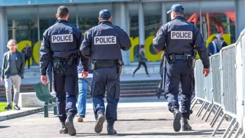 الشرطة الفرنسية: قتيل وجريح بإطلاق نار أمام مستشفى في باريس