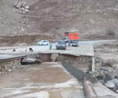 سيول الأمطار تقطع طريقاً دولياً يربط اليمن وعُمان