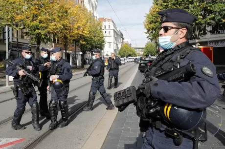 الأمن الفرنسي يحبط محاولة انقلاب في البلاد